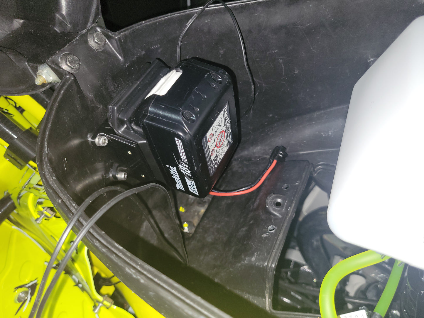 Universal Bosch Akkuadapter 18v auf 12v